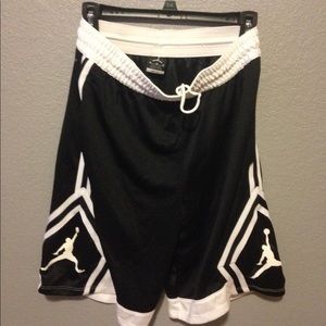 Nike Boy's/Men's Athletic Shorts Size Medium